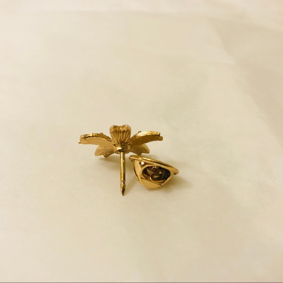 🌼Golden Flower Brooches - Picture 4 of 7